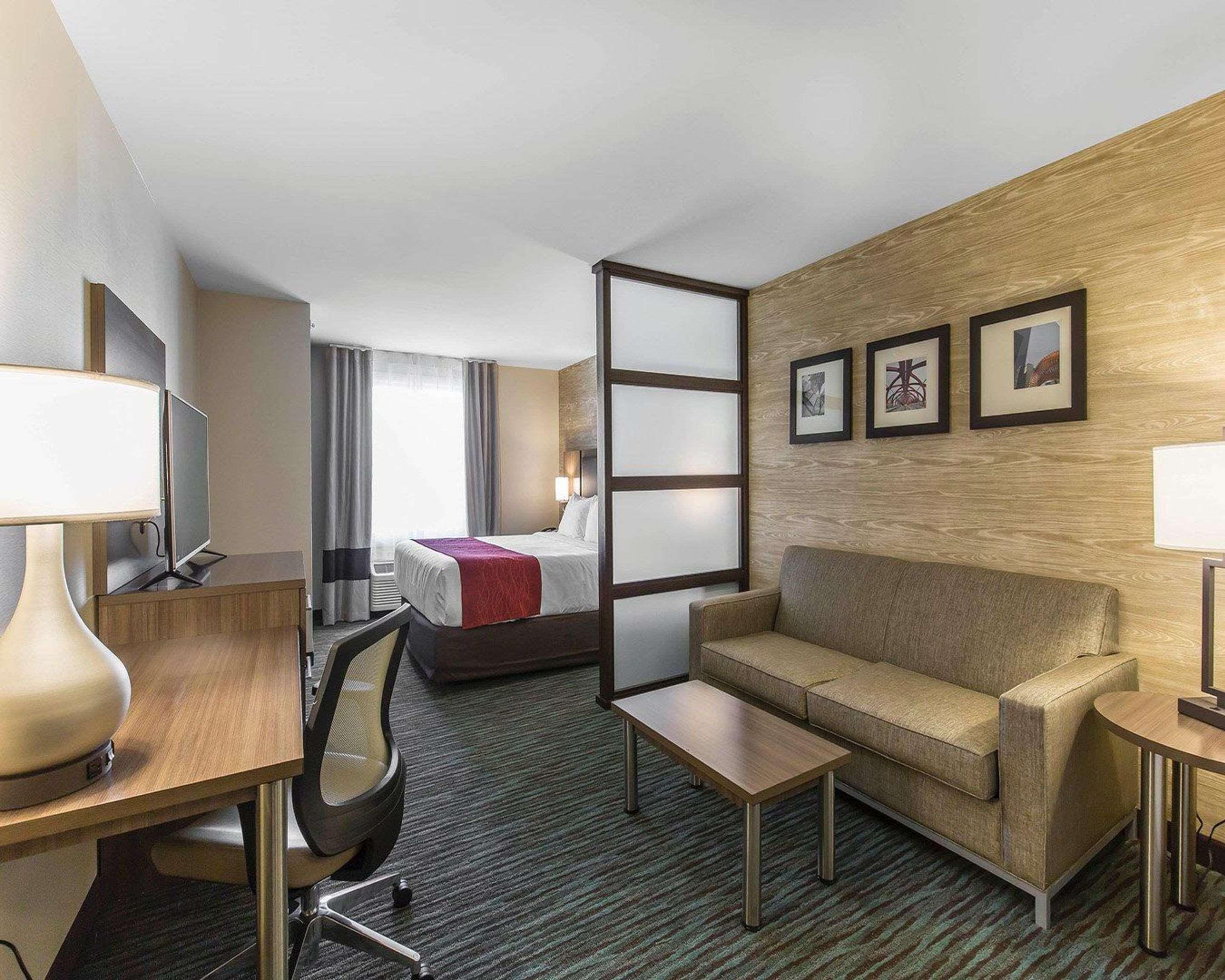 Comfort Inn & Suites Airport North Calgary Ngoại thất bức ảnh