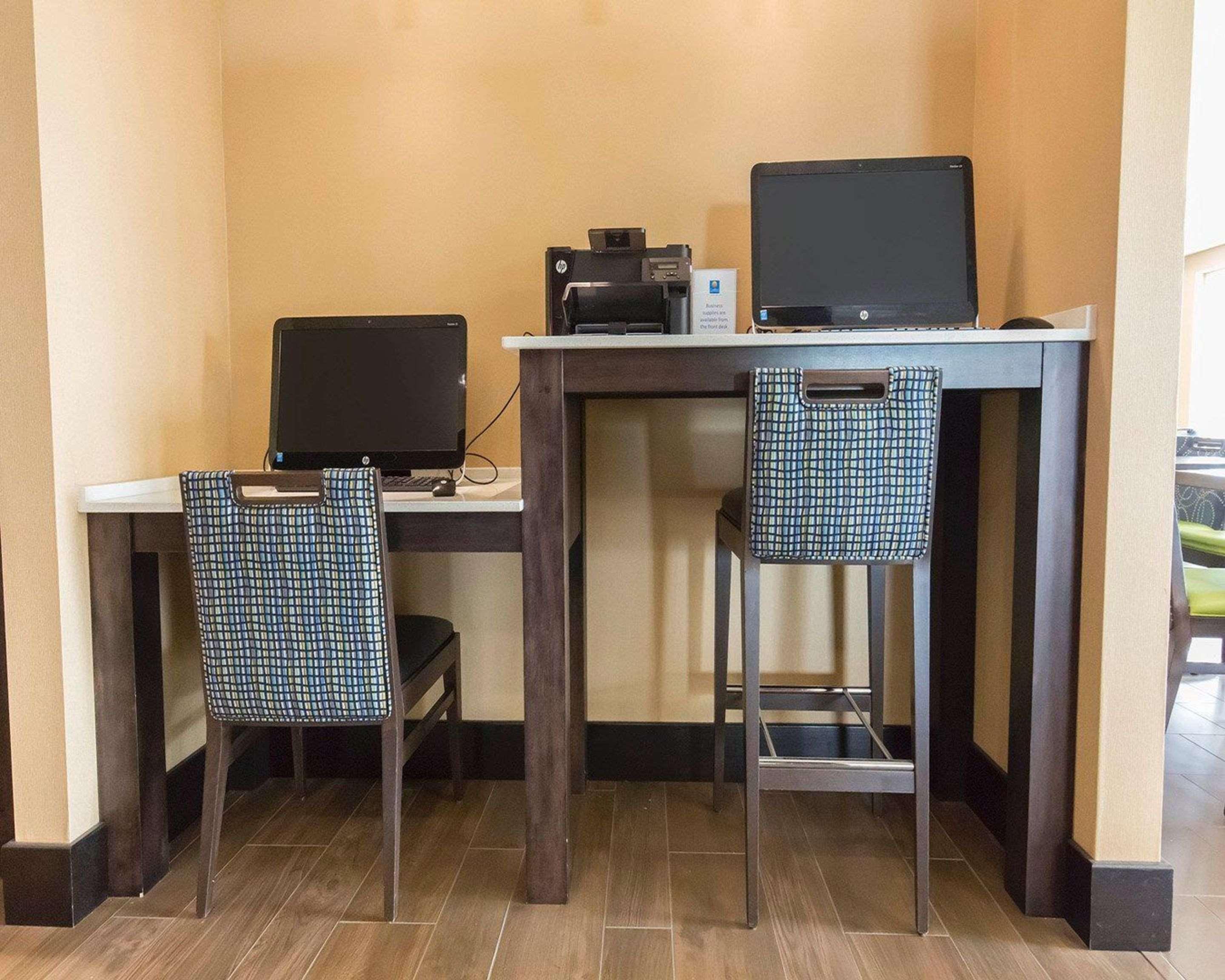Comfort Inn & Suites Airport North Calgary Ngoại thất bức ảnh