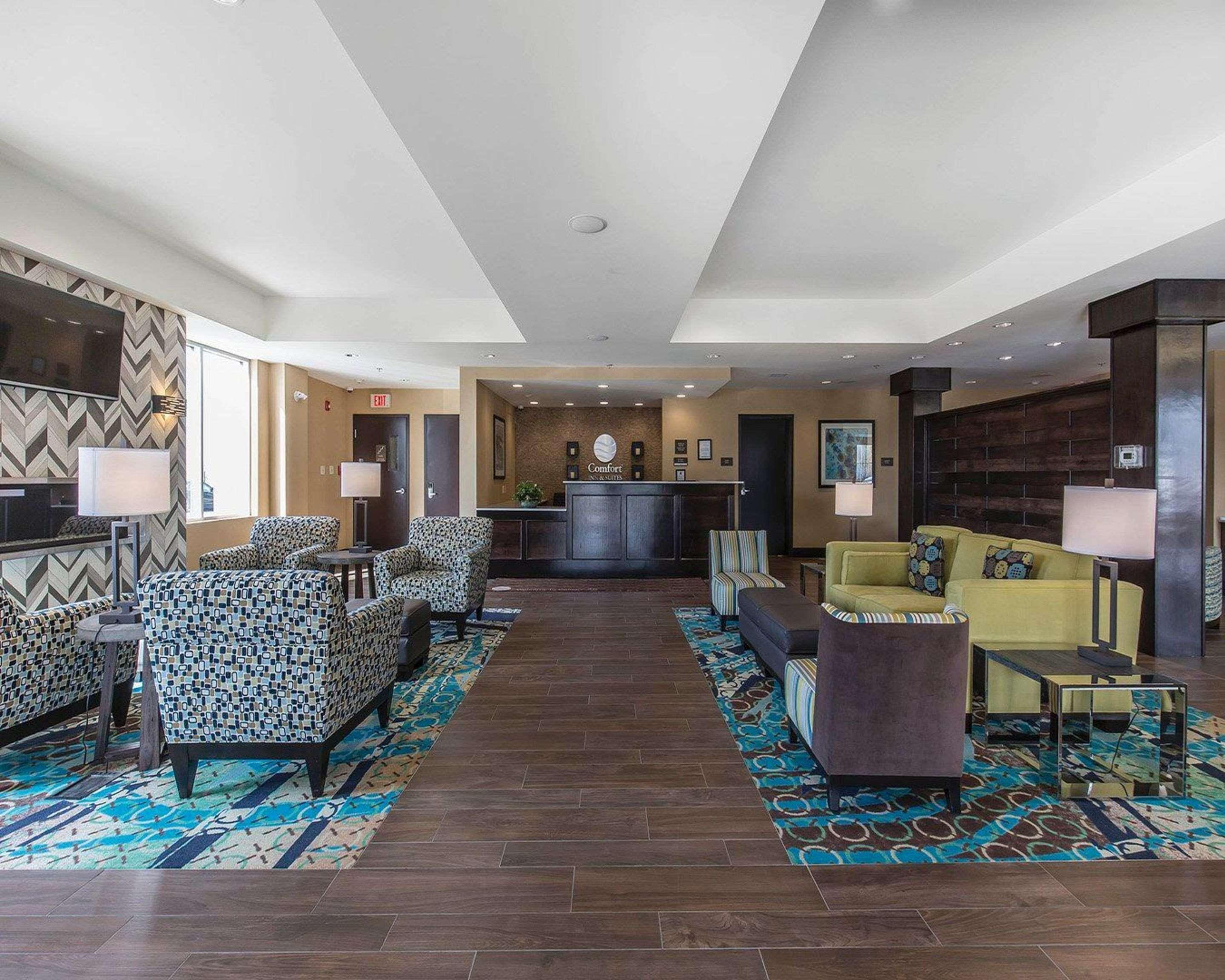 Comfort Inn & Suites Airport North Calgary Ngoại thất bức ảnh