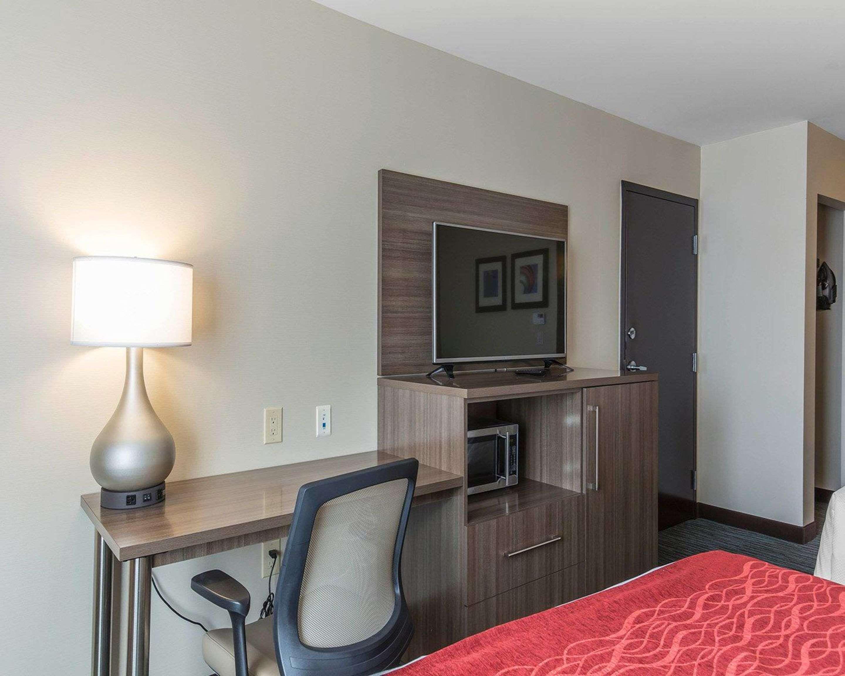 Comfort Inn & Suites Airport North Calgary Ngoại thất bức ảnh