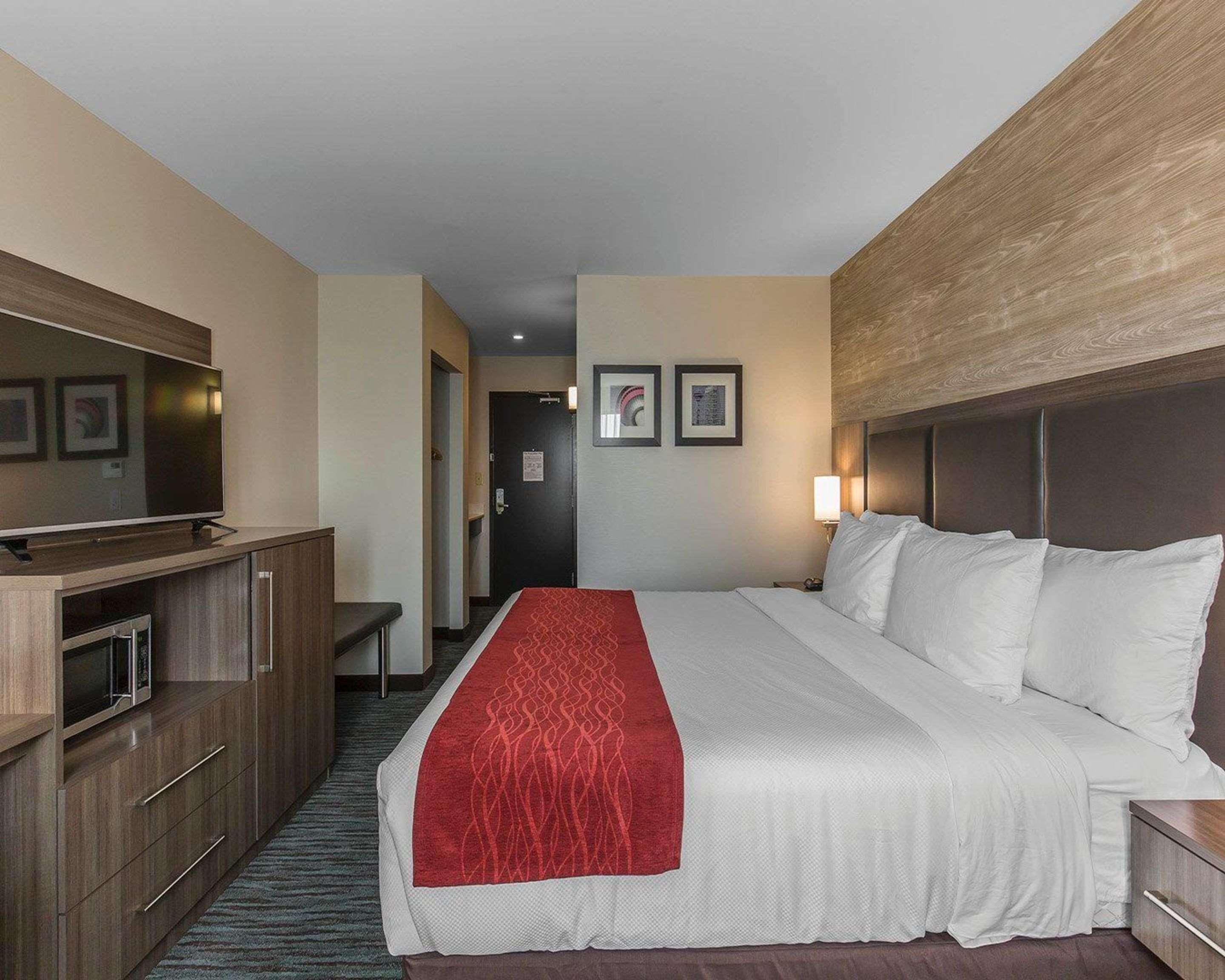 Comfort Inn & Suites Airport North Calgary Ngoại thất bức ảnh