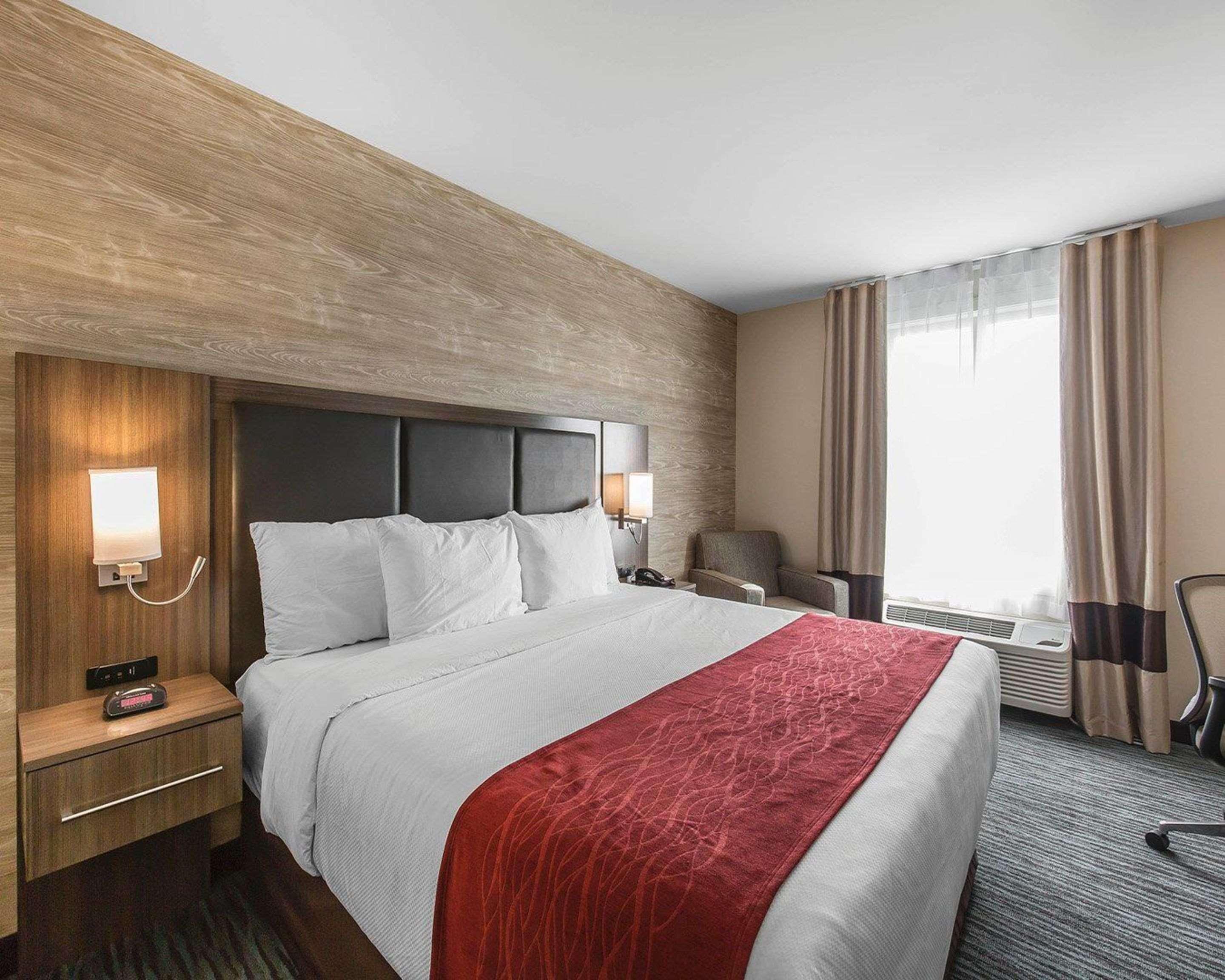 Comfort Inn & Suites Airport North Calgary Ngoại thất bức ảnh