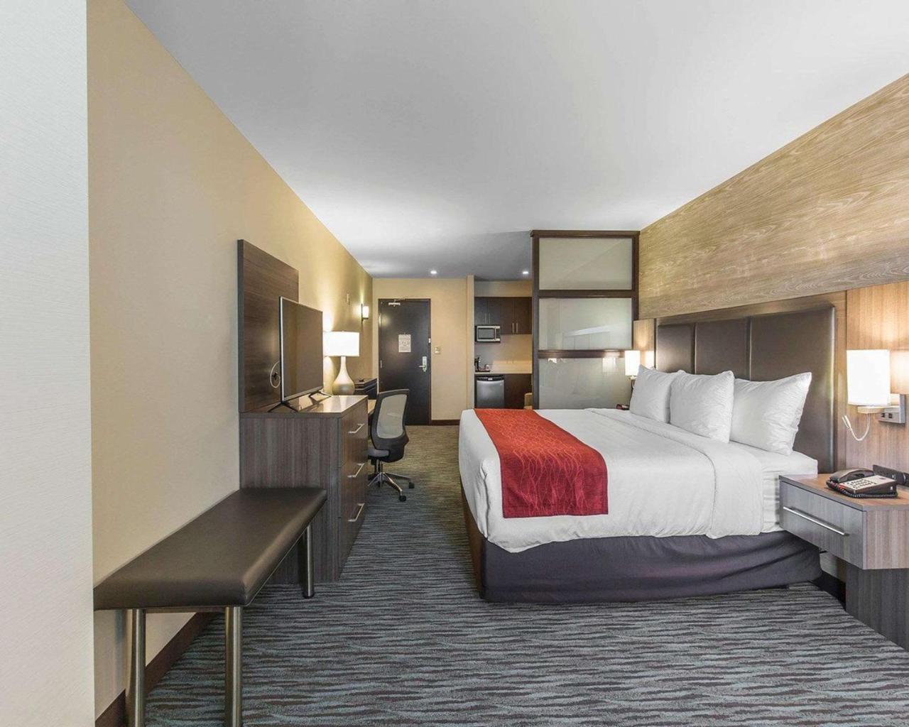 Comfort Inn & Suites Airport North Calgary Ngoại thất bức ảnh